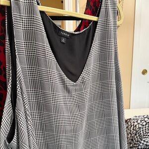 Torrid adorable v neck sleeveless double layer tunic top. NWOT. So cute!